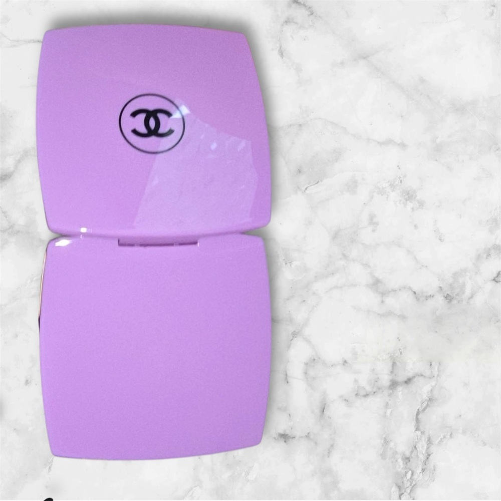 CHANEL Lavender Compact Mirror - Picture 3 of 6